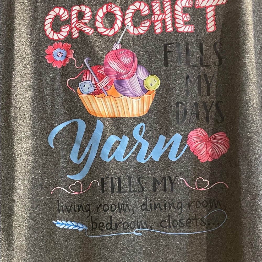 Gray Crochet Yarn Graphic Tee size 1x - Picture 3 of 3